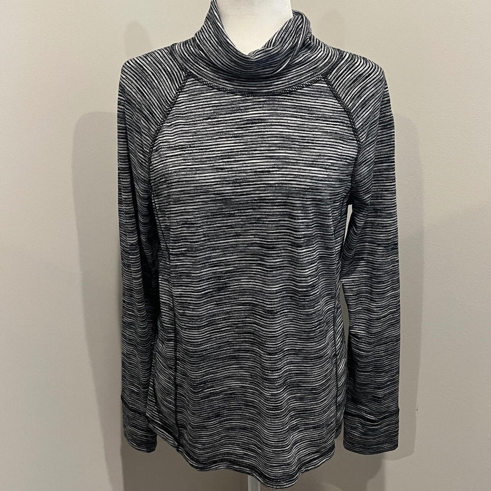 T by Talbots Turtleneck Top Size Medium